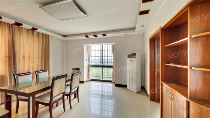 滨江小区二手房实景图