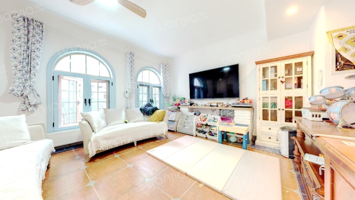 麓山国际圣芭芭拉二手房实景图