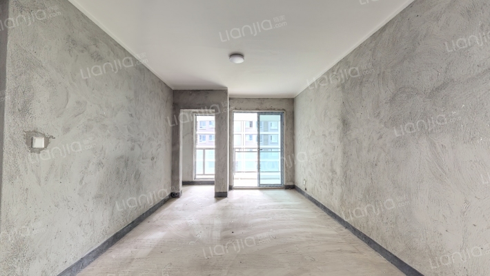 荣安林语春风B区二手房实景图