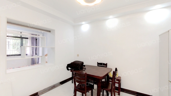 东围墙二手房实景图