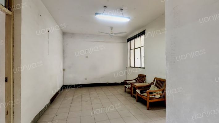 湛南路156号院二手房实景图