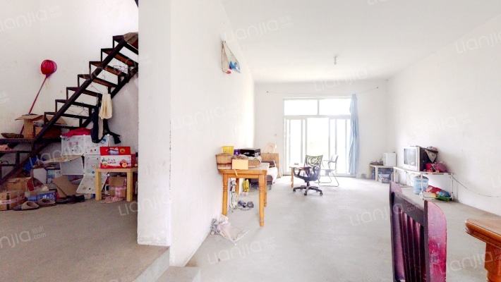 塞纳河畔二手房实景图