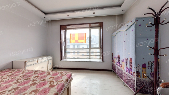 金地河畔二手房实景图