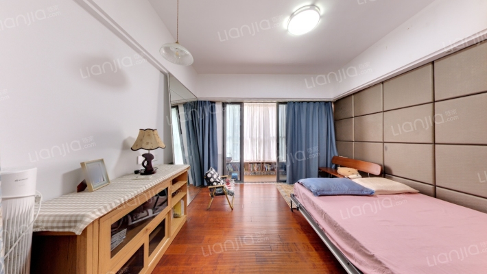 铂顿国际公寓二手房实景图