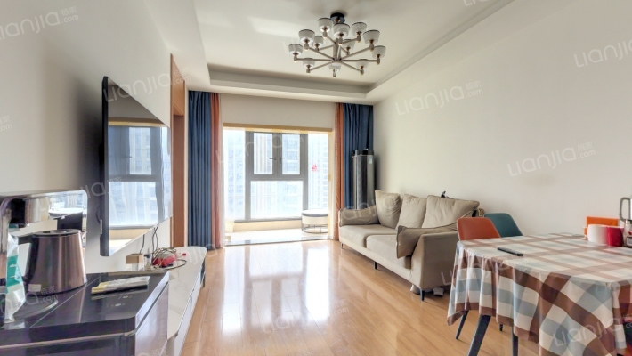 万科翡翠滨江二手房实景图