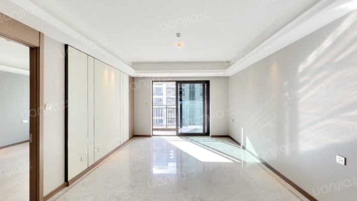 万科翡翠国宾C地块二手房实景图