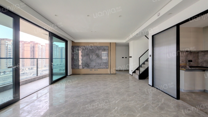 旭辉中心二手房实景图