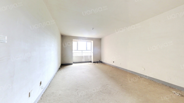 水岸花城三居室毛坯，南北通透户型，您居住的好选择-客厅