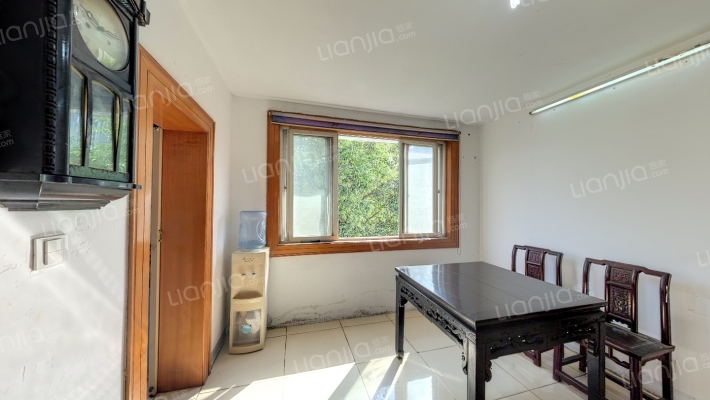 梅荆花苑一、二期二手房实景图