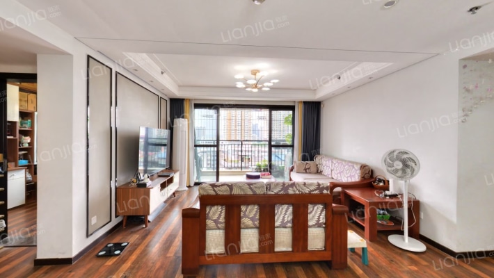 融创融公馆融达苑二手房实景图