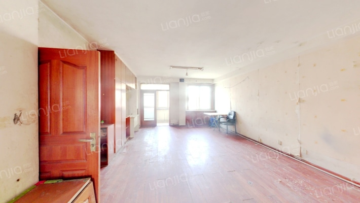 龙山花园二手房实景图