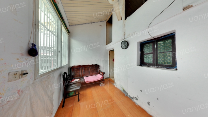 新弄堂二手房实景图