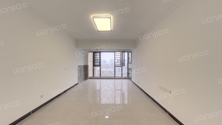 港湘铂玥二手房实景图