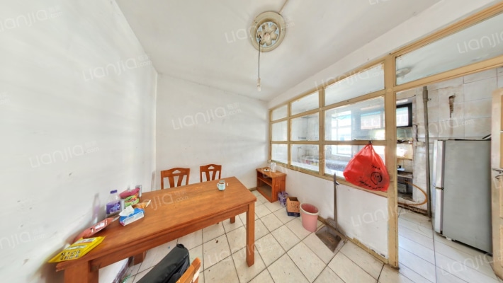 隆岗南村二手房实景图