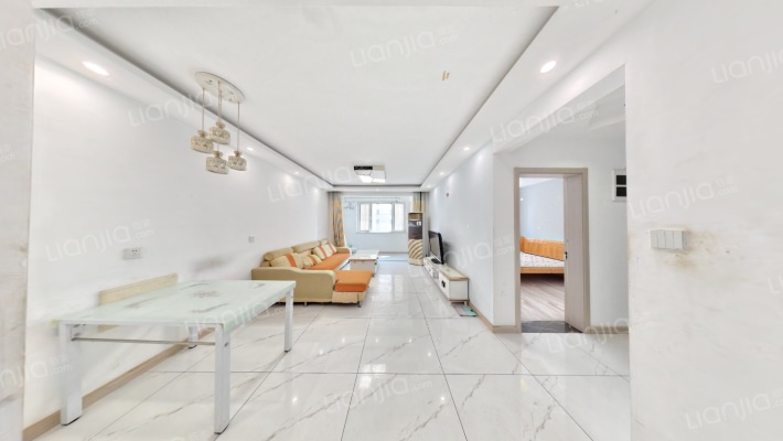 山钢建设凭海临风三期二手房实景图