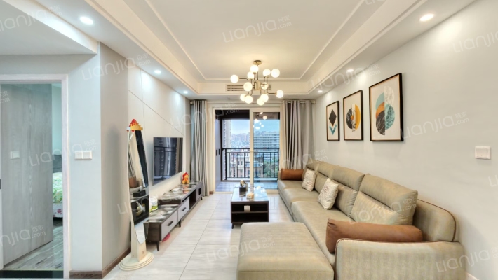 融创春晖十里岚峰庭二手房实景图