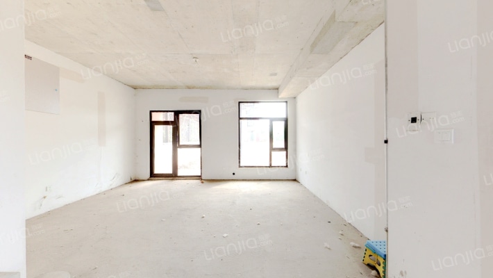 牛驼温泉孔雀城雅泉苑二手房实景图