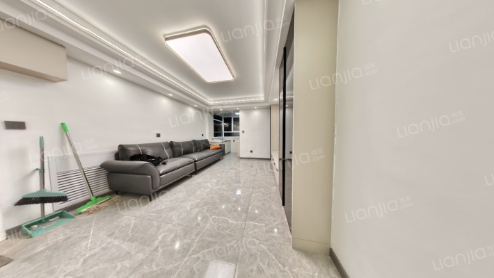 赞新小区二手房实景图