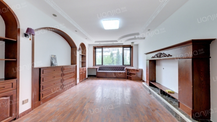 名贵山庄亲情园二手房实景图