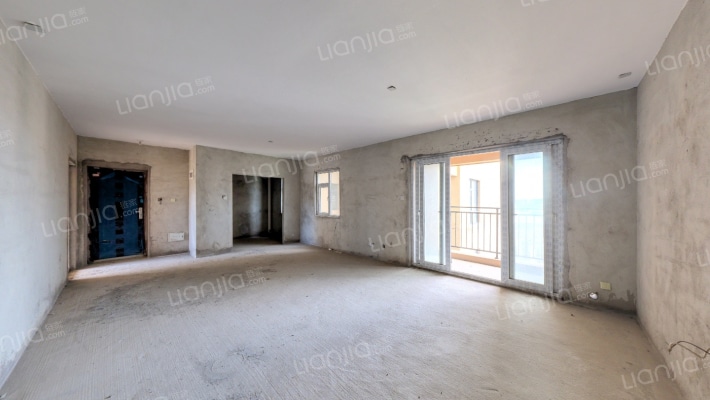 米兰春天二手房实景图