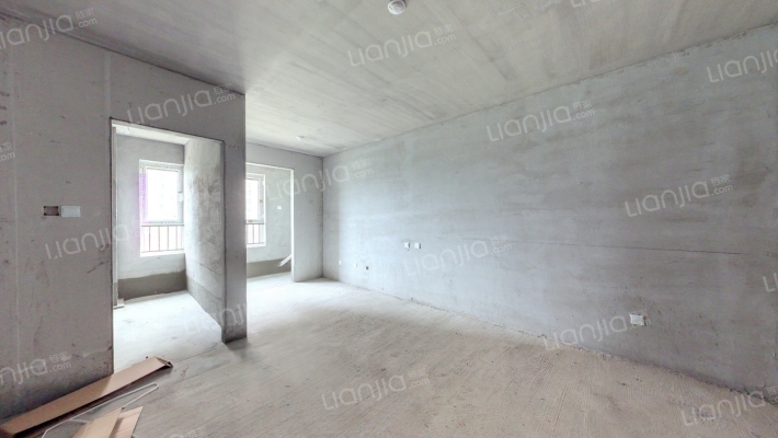 隆基泰和铂悦山二手房实景图