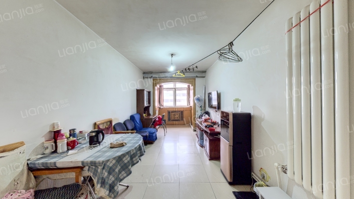 秦安路小学家属院二手房实景图