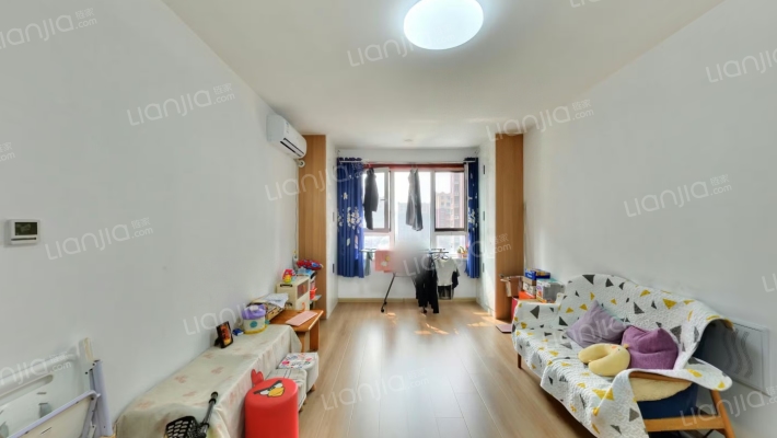 鲁商泰晤士小镇二期二手房实景图