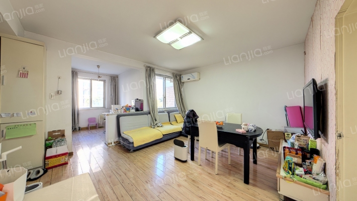 阳明华都东区二手房实景图