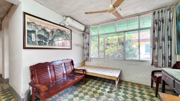 机械宿舍二手房实景图