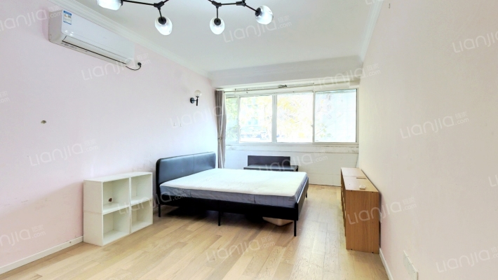 江苏路65弄二手房实景图