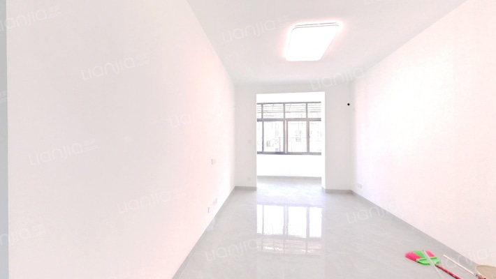 岑东路二手房实景图