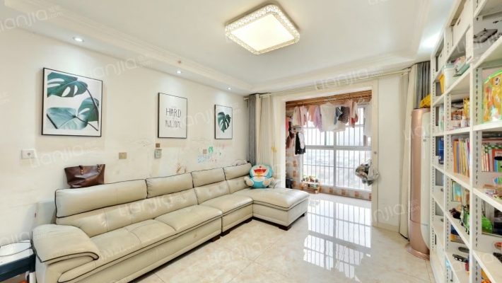 绿地之窗国际花都五期二手房实景图