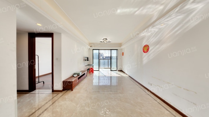 颐安灏景湾二手房实景图