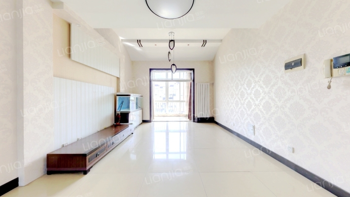 順驰城市艺墅二手房实景图