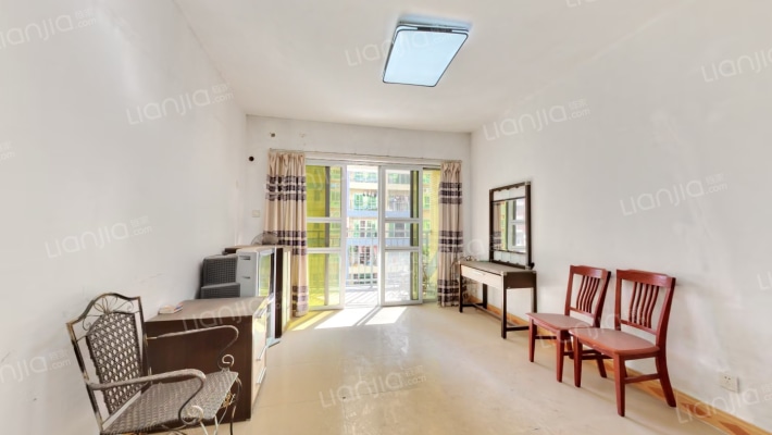 四季花语雅苑二手房实景图