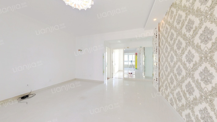 卧龙新居二手房实景图