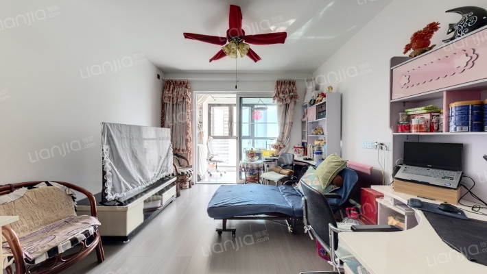 依云水岸二手房实景图