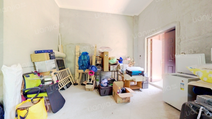 中宝格林名邸二手房实景图