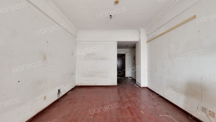 国际男装城二手房实景图