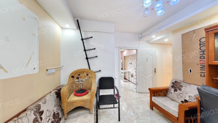 光华可乐小镇A区二手房实景图