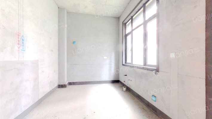 金地前海山二手房实景图