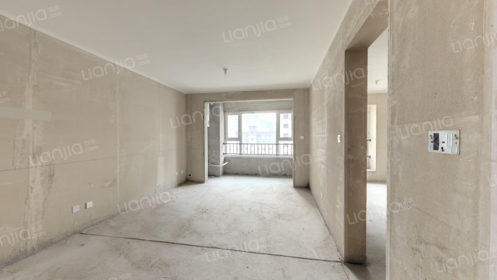 新城公园尚府二手房实景图