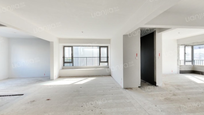 新鸿君品雅苑二手房实景图