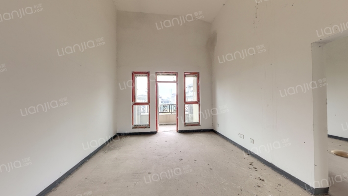 隆鑫爱琴海三期二手房实景图