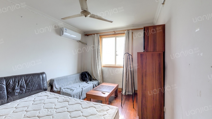 控江路740弄二手房实景图