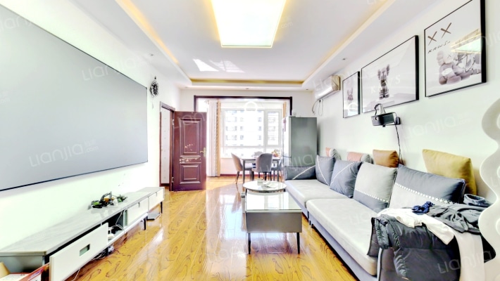 青年城邦小区二手房实景图