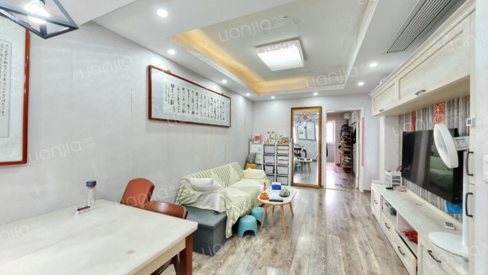来凤新村二手房实景图
