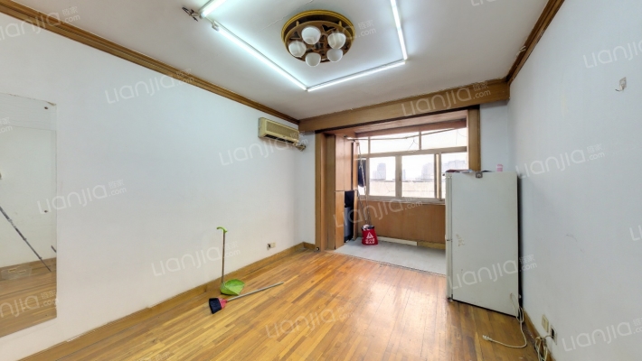 斜土路1620号二手房实景图