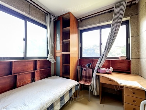 合租·绿地华尔道 4居室 南/东北卧
