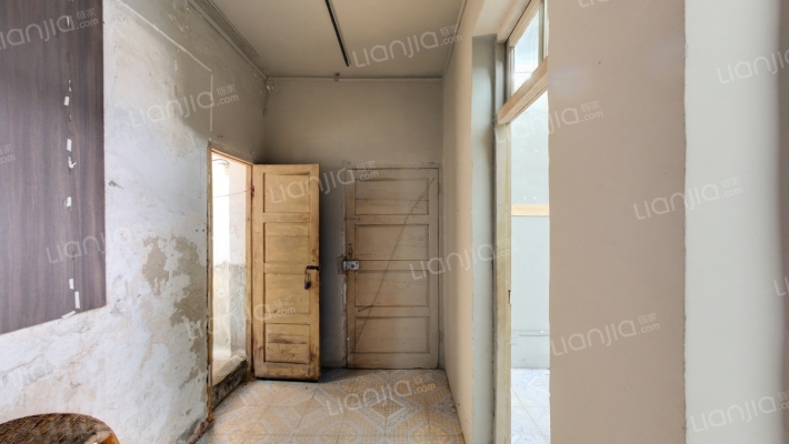 地质八队家属院南院二手房实景图